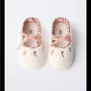 Zara Kids Christmas White and Pink Shoes Size 5.5 Toddler
